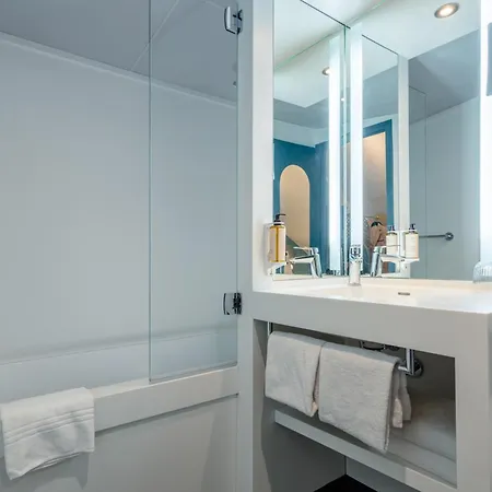 Mercure Centre Hotell 4*