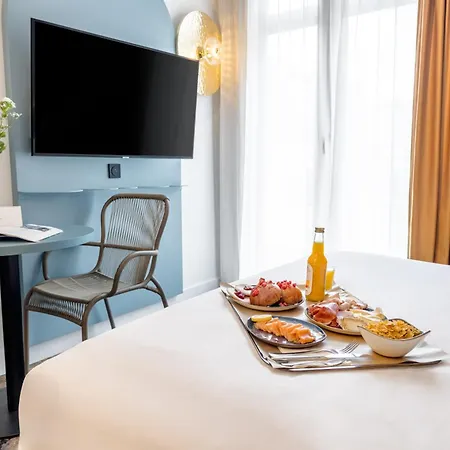 Mercure Centre Hotell 4*