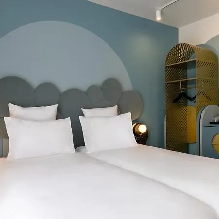 Mercure Centre Hotel 4*